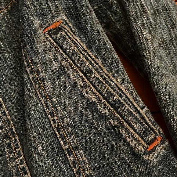 Gap size medium jean jacket. Denim, classic, coastal, preppy, classic. - Picture 3 of 8